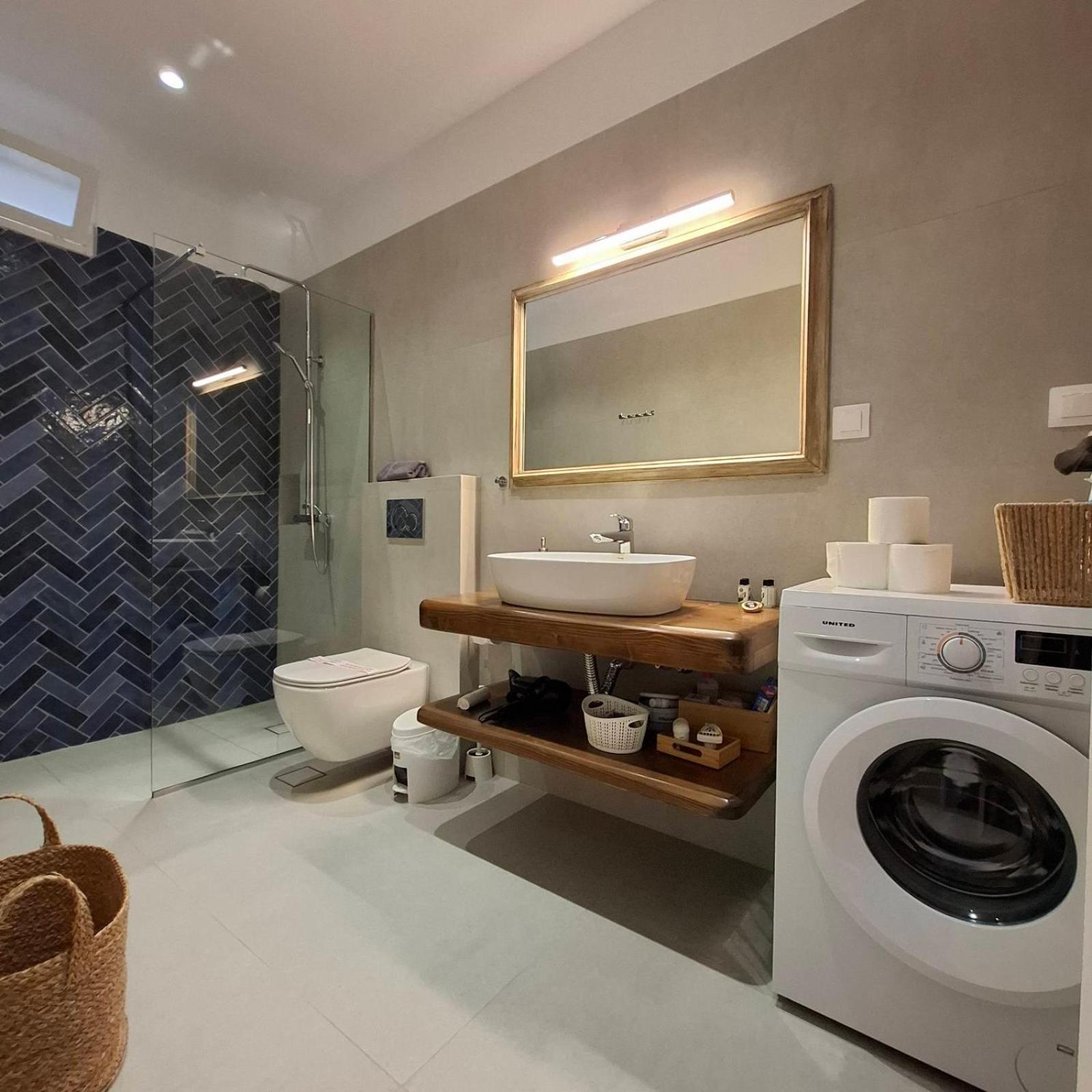 Aquarella-Stylish Veranda Apartment In Centre Of Poros Town Exteriör bild