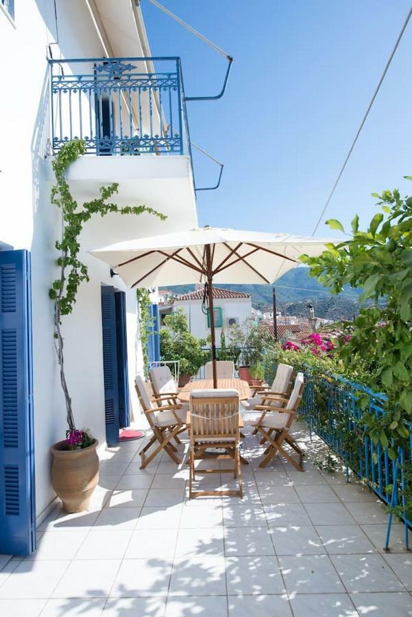 Aquarella-Stylish Veranda Apartment In Centre Of Poros Town Exteriör bild